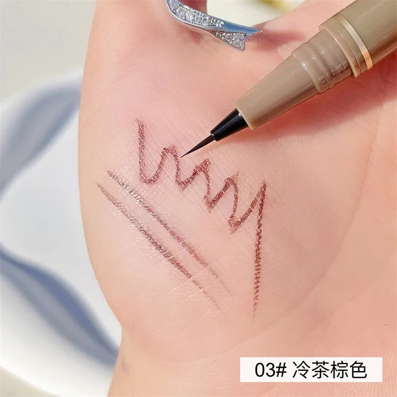 Crayon à Sourcils Ultra-Fin Double Extrémité – Résistant à l'Eau, à la Transpiration et Facile à Appliquer pour un Look Naturel Impeccable